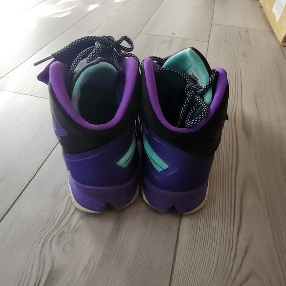 Nike Zoom Soldier 8 'Summit Lake Hornets' - Picture 4 of 5